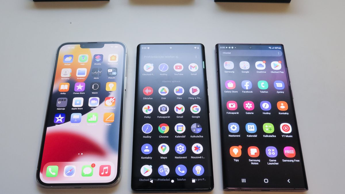 Prodej iPhonů v Číně klesl nejvíce od roku 2020. Vítězí naopak Huawei